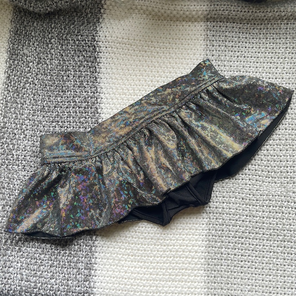 Iheartraves holographic bottoms